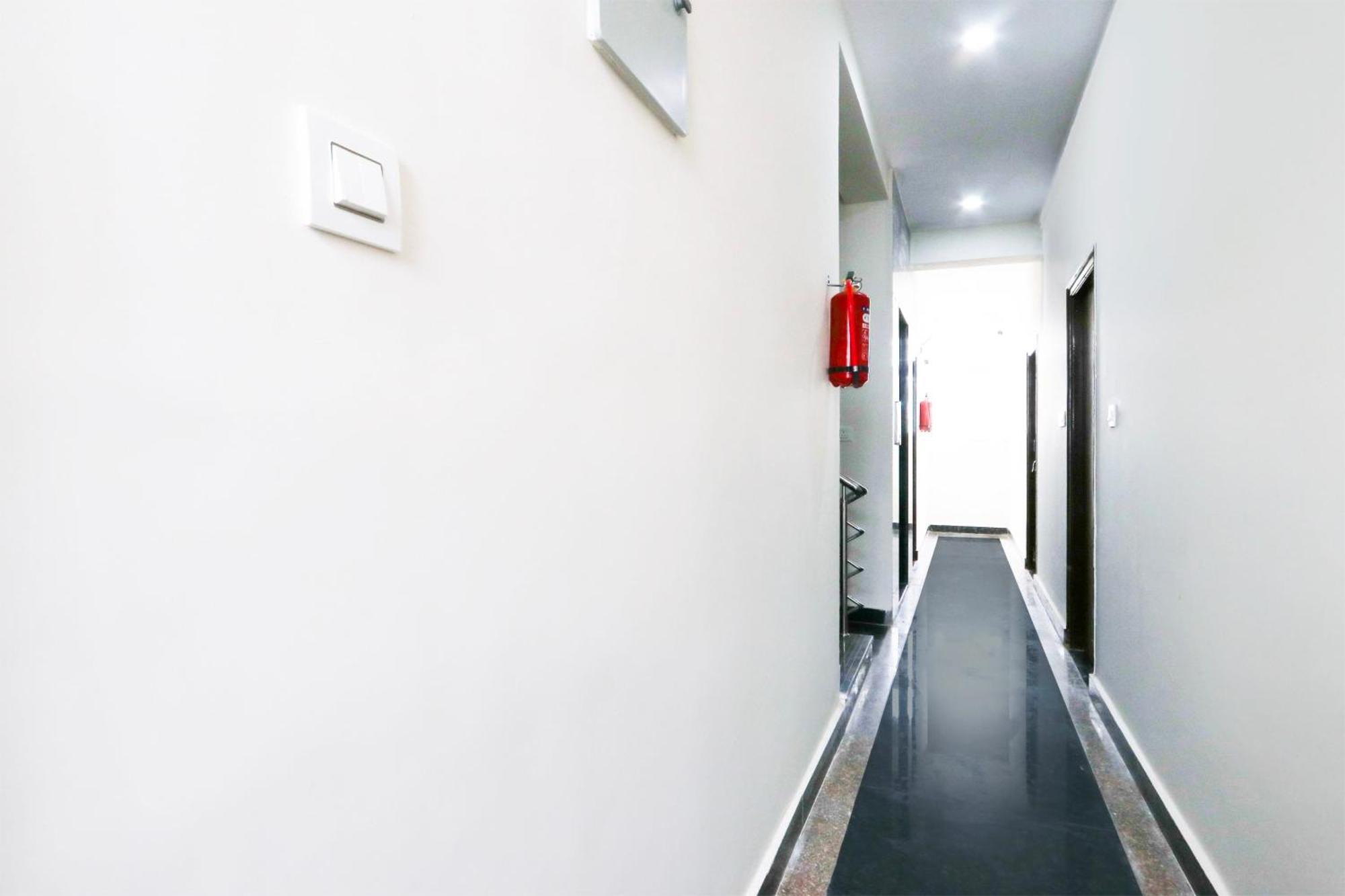 Ibrahimpatan Super Hotel O Adibatla Near Tcs מראה חיצוני תמונה